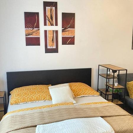 Byt Ve Vrsovicich K Pronajmuti - Cozy Apartment Vrsovice Praha Eksteriør bilde